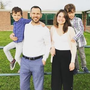 Meet your Posher, Gloria